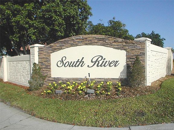 3rd image of 300 SW South River Dr APT 204