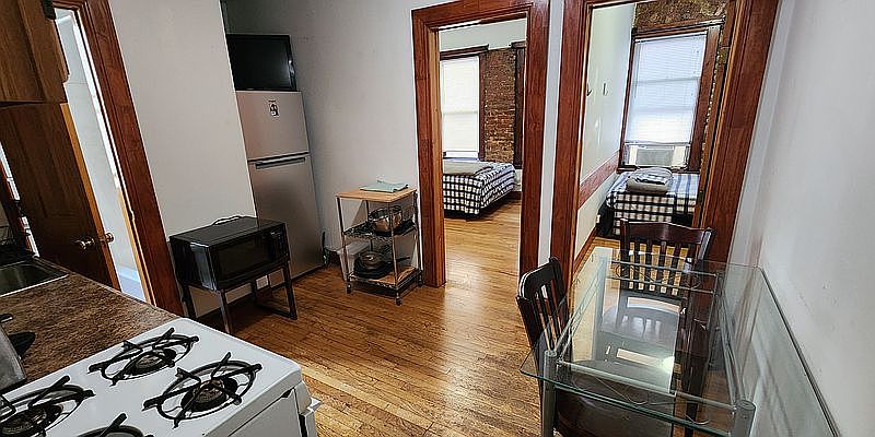 1st image of 424 E 13th St #12