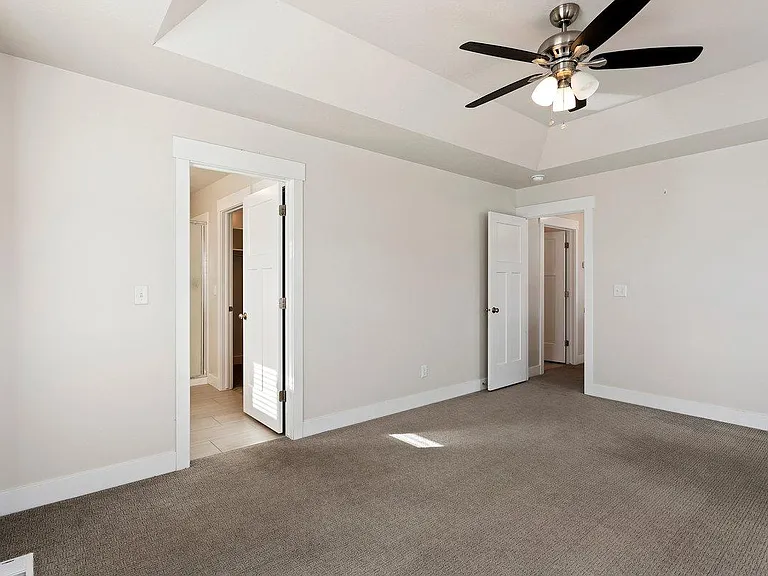 182 E 2440 N — Photo 15