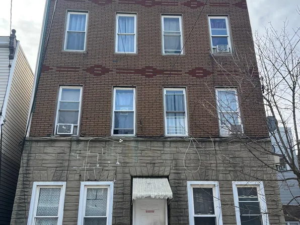 711 25th Street image 1 of 3