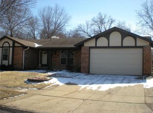 2102 England Town Rd, Saint Louis, MO 63129