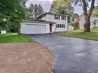 2002 Penfield Rd, Penfield, NY 14526