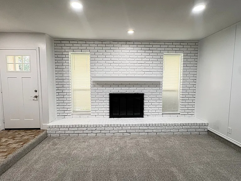 3802 Roan Cir — Photo 16