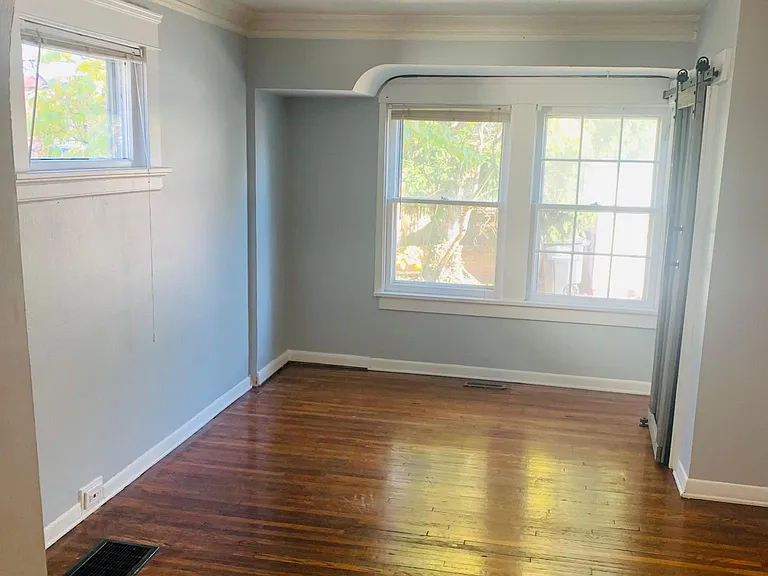 1347 Fry Ave — Photo 2