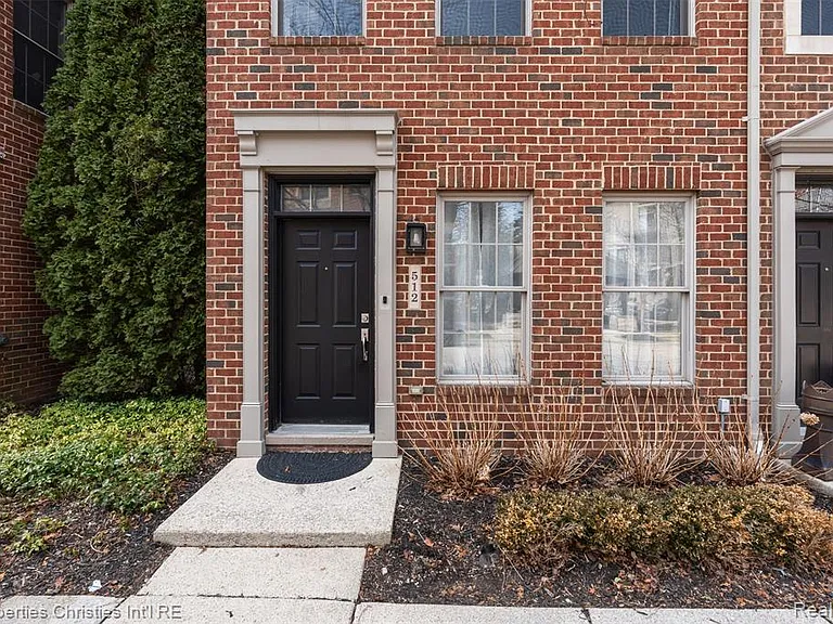 512 Graten St — Photo 7