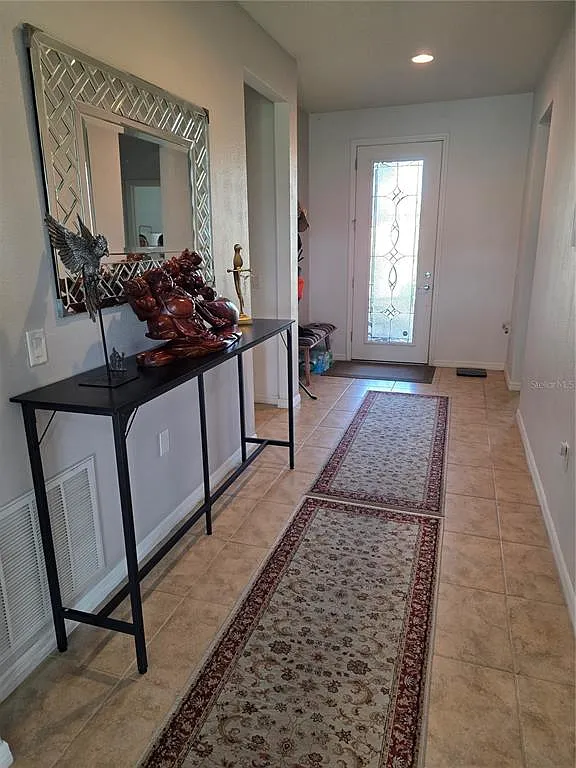 4 bed, 2.0 bath, 2040 sqft, $2,400 — Photo 4