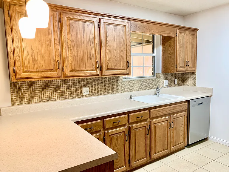 1625 E Devonshire Pl — Photo 7