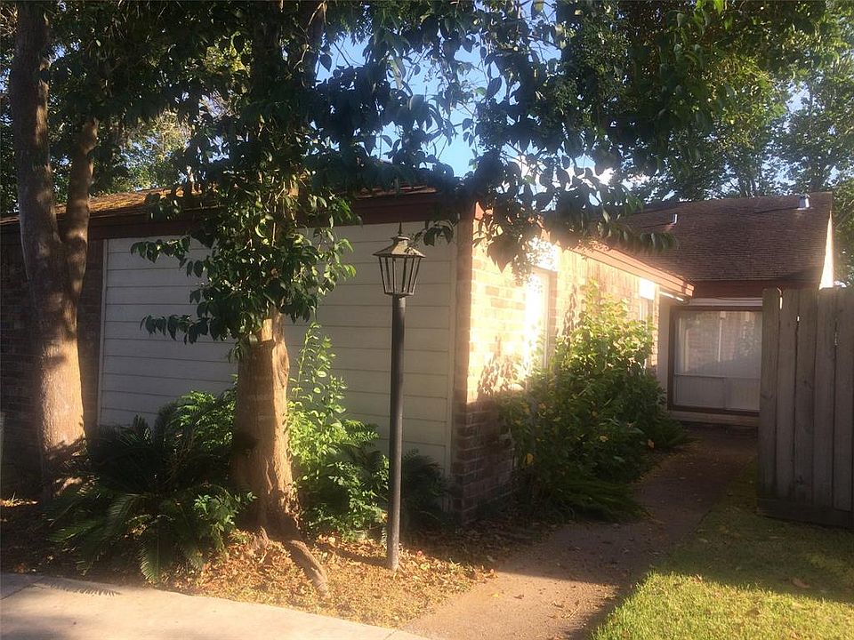 1st image of 12133 Poulson Dr