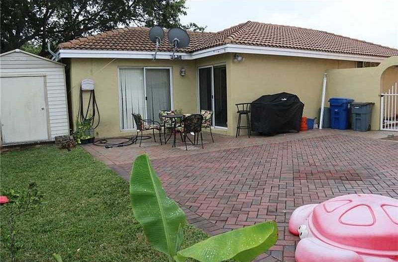 1st image of 5409 NW 92nd Ave
