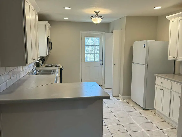 2521 Palomino Ln — Photo 5