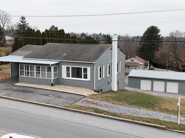 434 N Main St, Red Lion, PA 17356