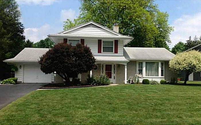 3704 Dewlawn