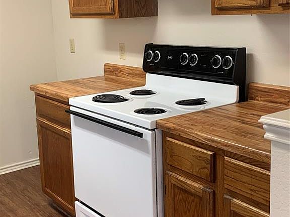 5th image of 1014 Woodcrest Dr