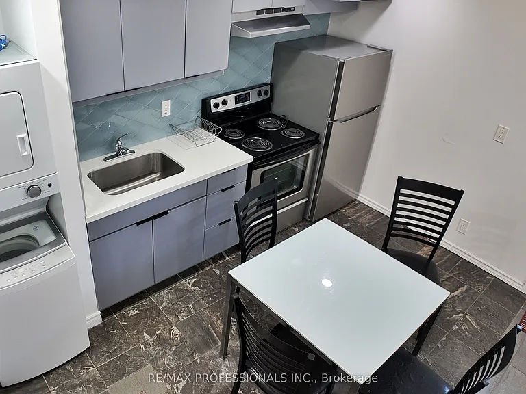 5 Farmbrook Rd #B — Photo 5