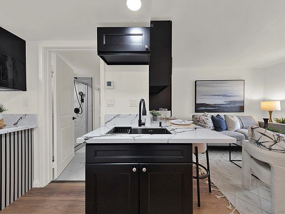 5th image of 801 National City Blvd Unit 209