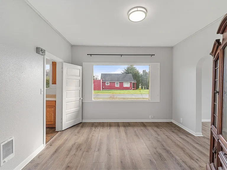 3033 Sumner Ave — Photo 9