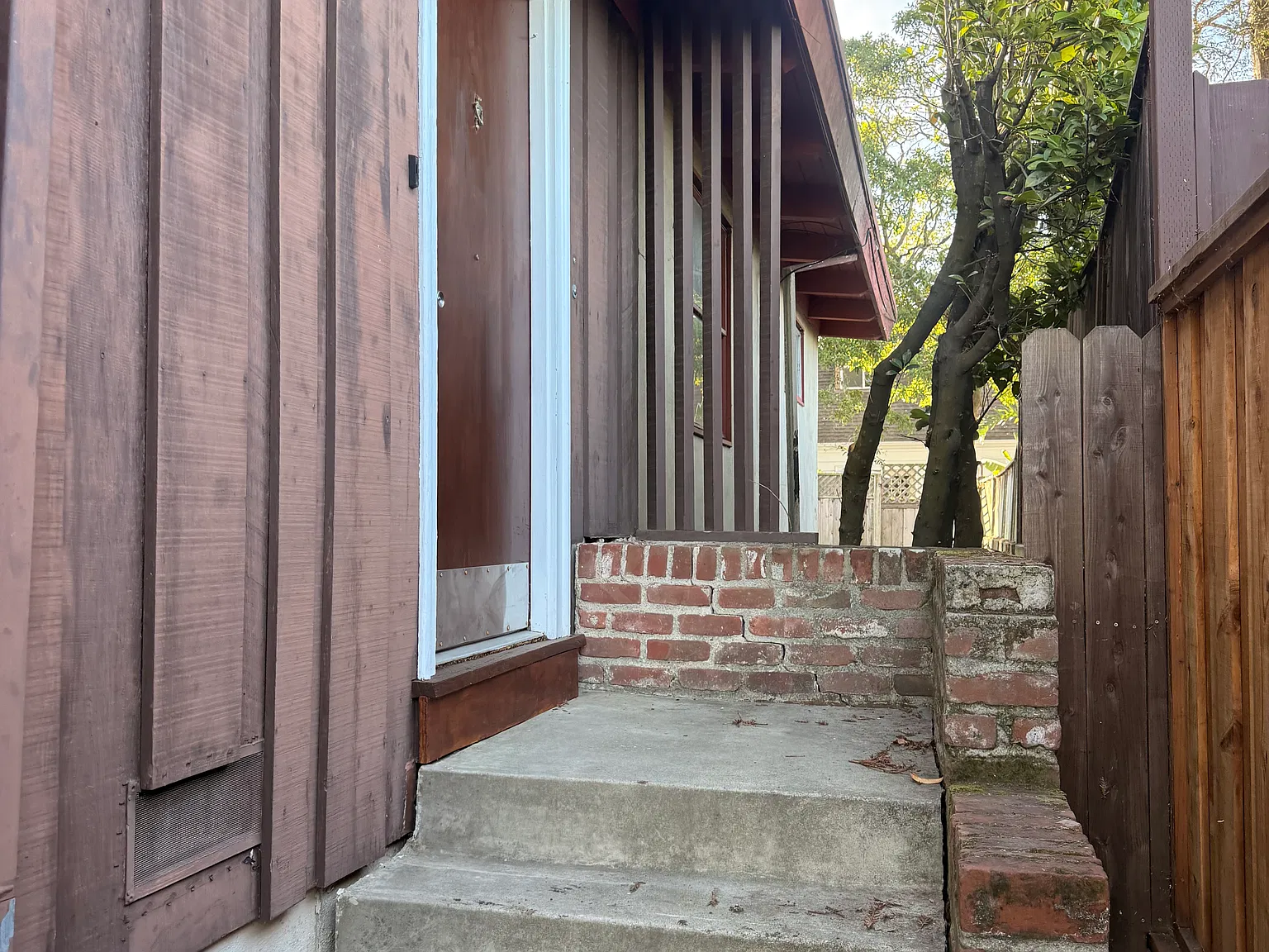 3 bed, 1313 sqft, $3,895 — Photo 2