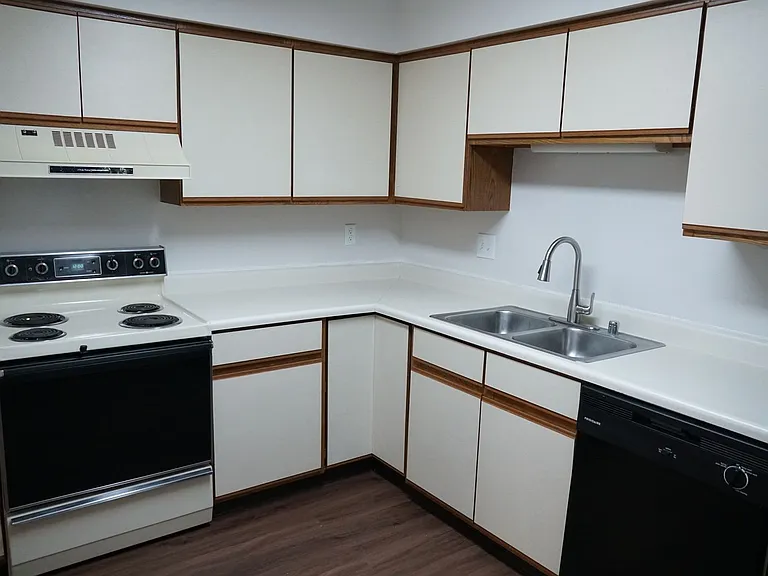 Orchard Village Apartments — Photo 245