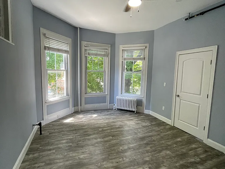 6 Windsor St #2 — Photo 5
