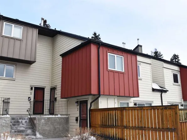 4740 SW Dalton Dr NW #4, Calgary, AB T3A 2H4