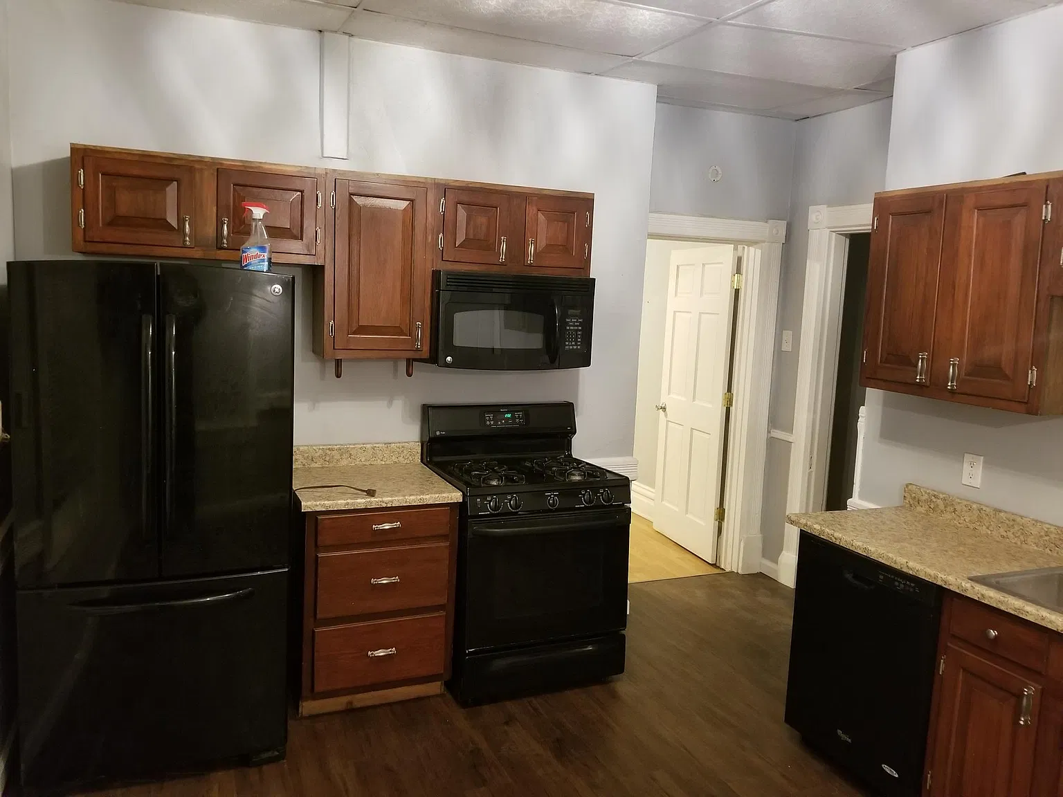 2 bed, 1050 sqft, $1,550 — Photo 3