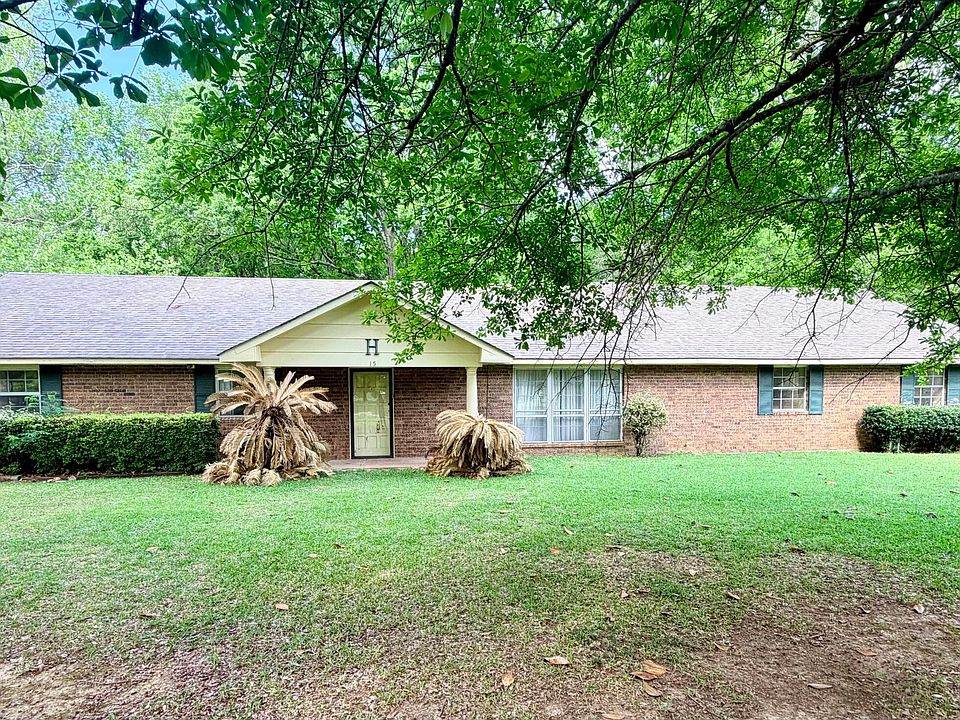 1st image of 15 Greenfield Dr