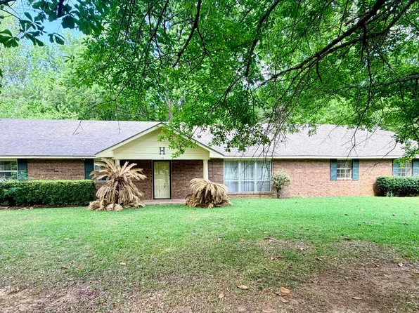 15 Greenfield Dr, Natchez, MS 39120
