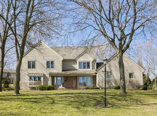 2535 Chanticleer Ct, Brookfield, WI 53045