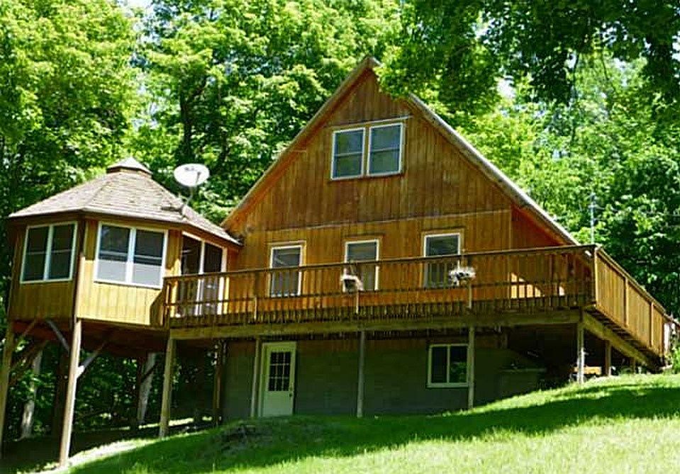 Lake Side: House/Deck/Gazebo