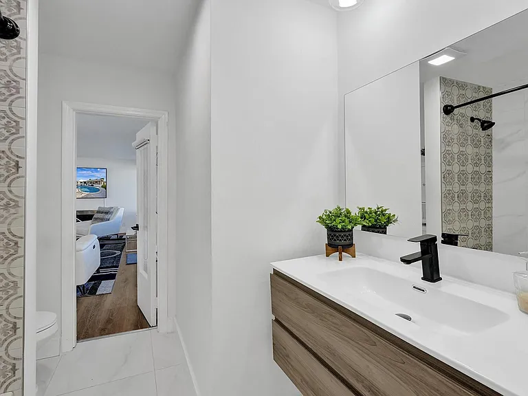 4751 NE 29th Ave — Photo 39