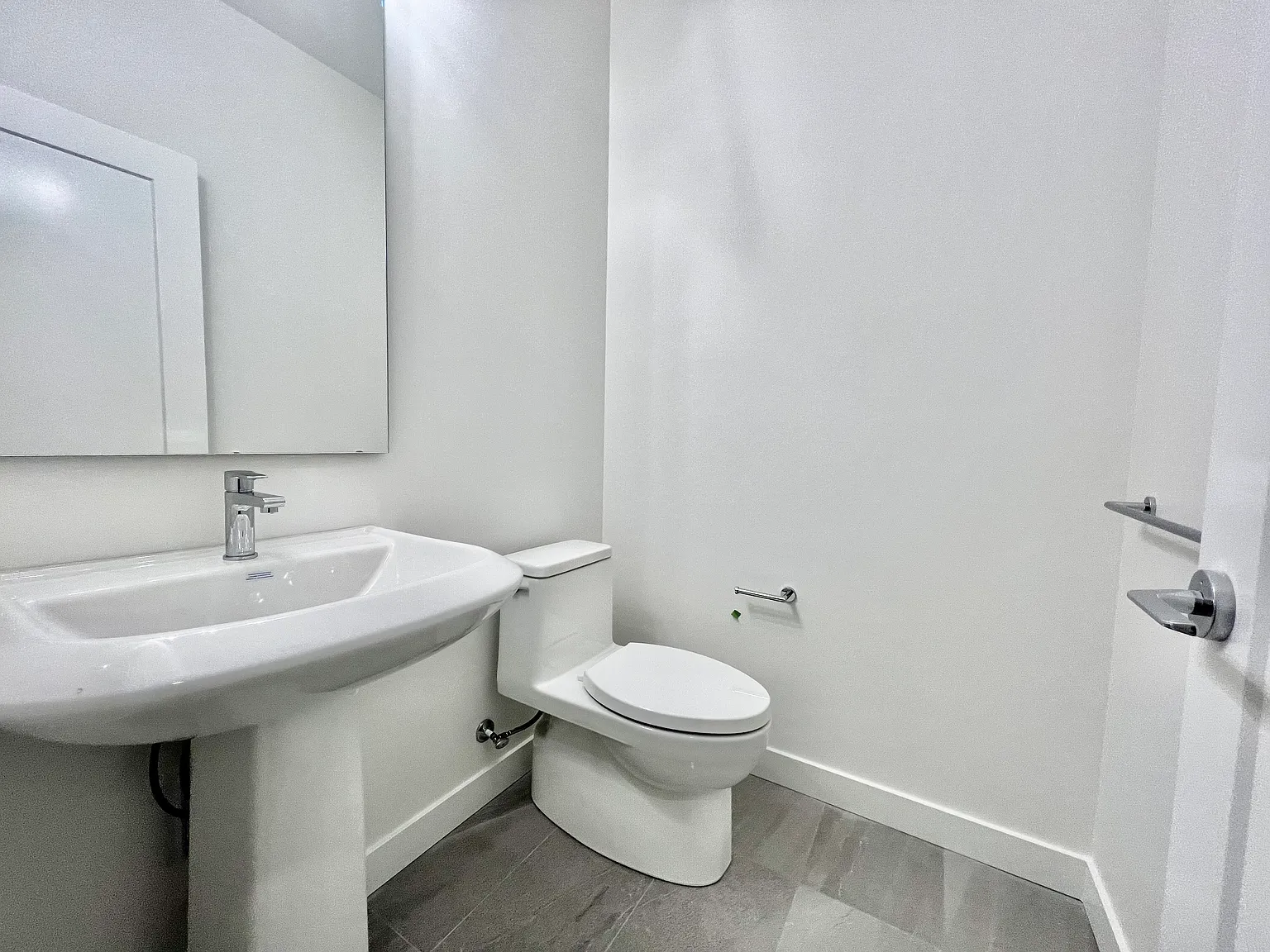 3 bed, 2.5 bath, 1333 sqft, $3,400 — Photo 4