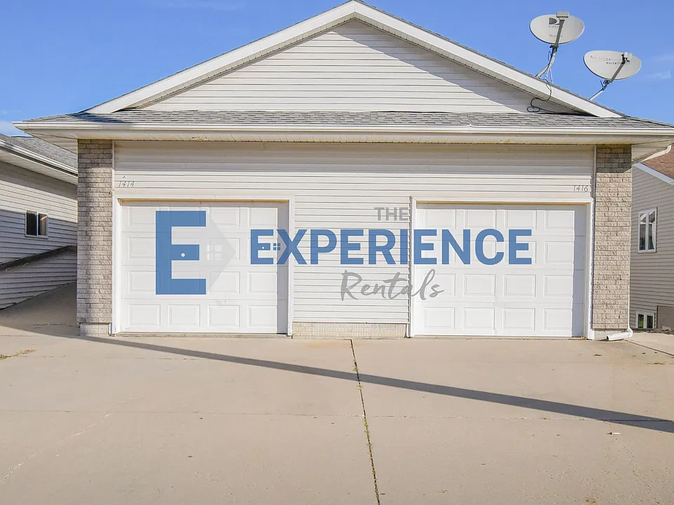 1416 E Redwood Blvd