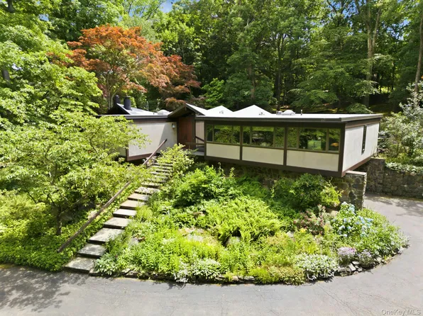 670 Long Hill Road W, Briarcliff Manor, NY 10510