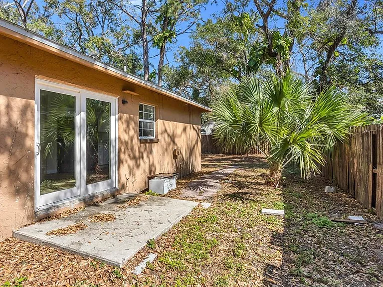 14717 Sunset St — Photo 2