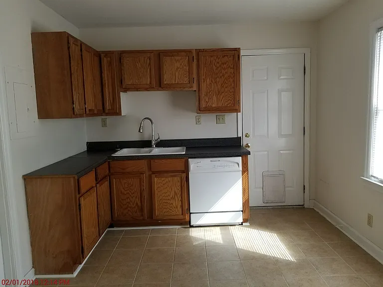 300 Mary Scott Dr — Photo 4