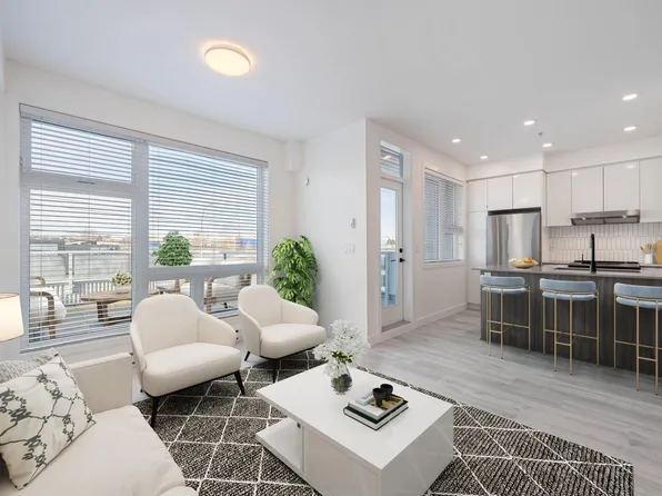 32828 Landeau Pl #307, Abbotsford, BC V2S 6S6