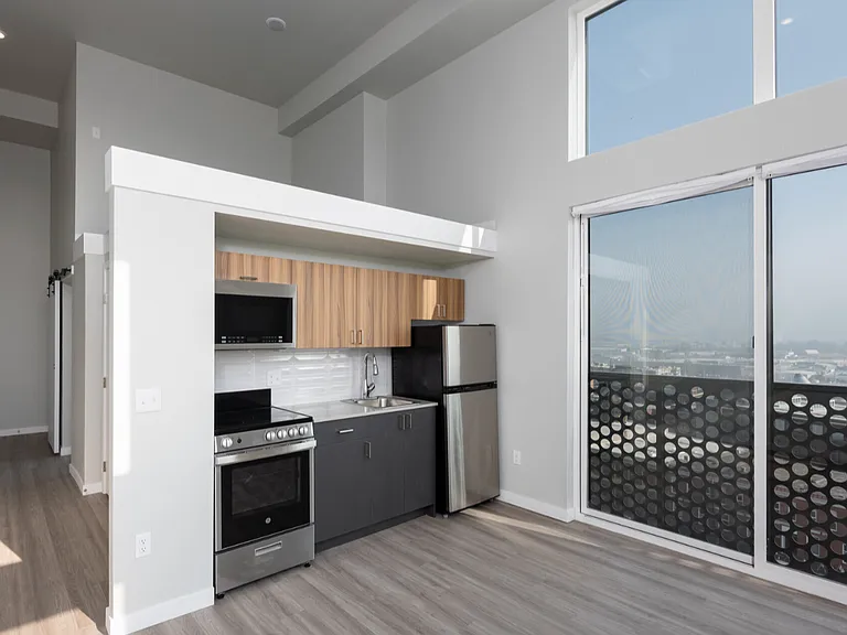 The Ellis Apartments — Photo 31