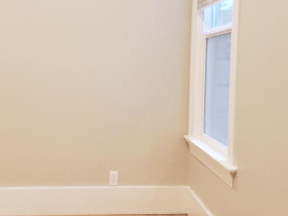 1st image of 153 Julian Ave