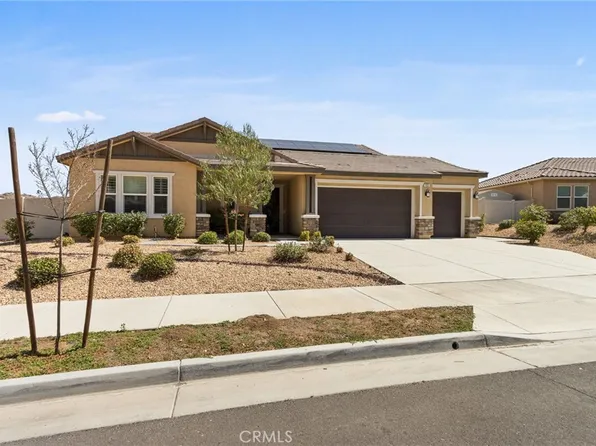 553 Chalakat Ct, San Jacinto, CA 92582