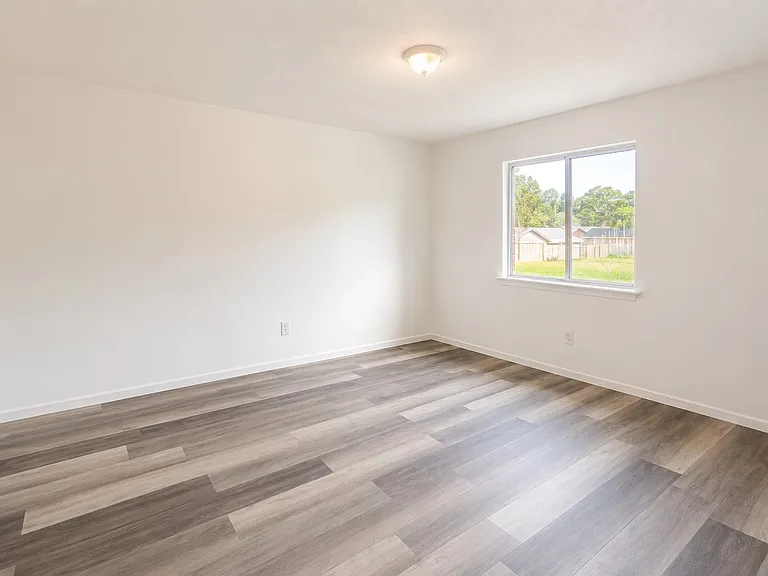 100 Lewis Dr #9D — Photo 5