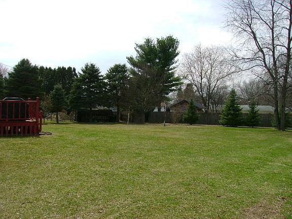4th image of 75 Pine Hill Park