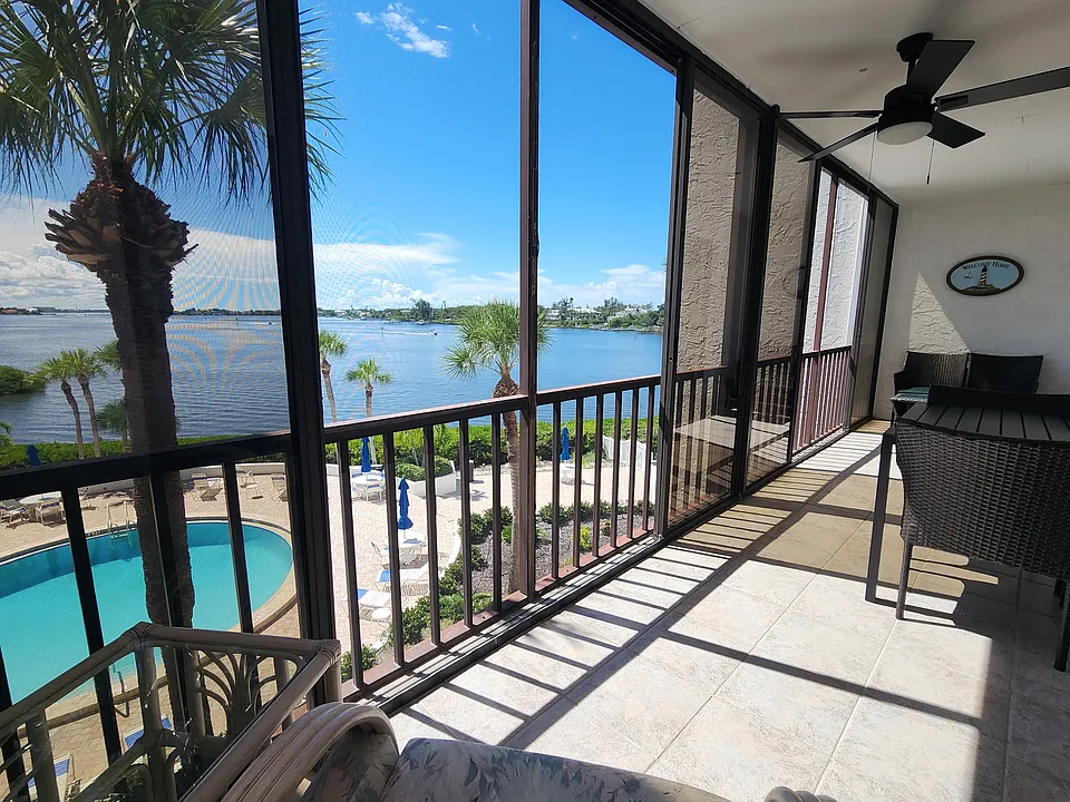 305-1602 Stickney Point Rd #1602-305