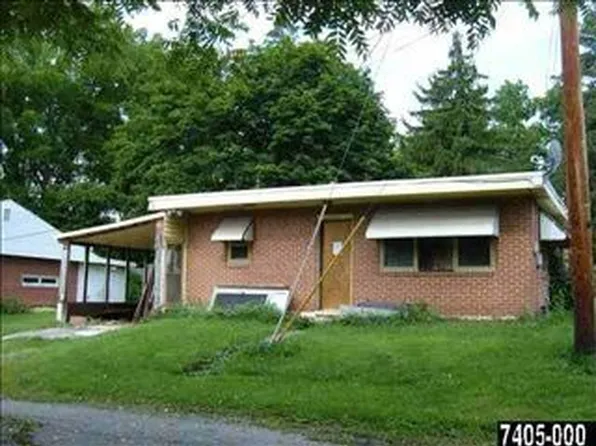 2218 Harlacker Ln, Dover, PA 17315