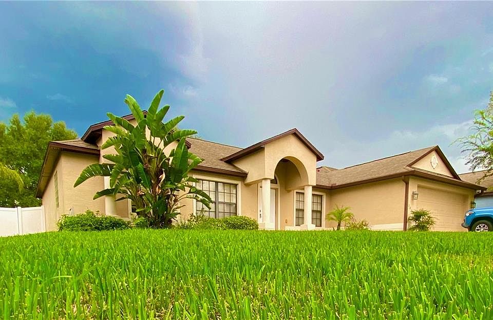1st image of 1053 Natural Oaks Dr