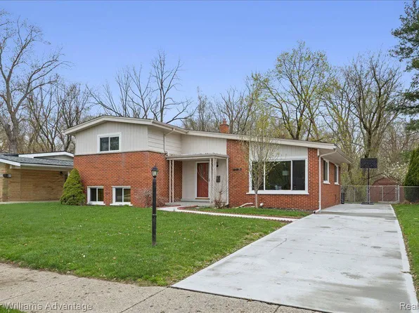 20146 Brentwood St, Livonia, MI 48152