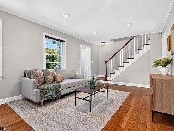5th image of 856 Rahway Ave