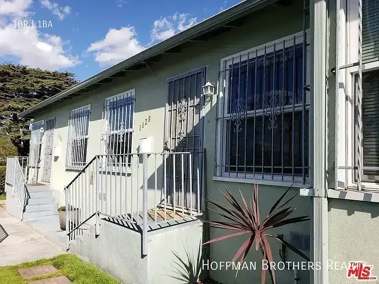 1828 S Rimpau Blvd — Photo 3