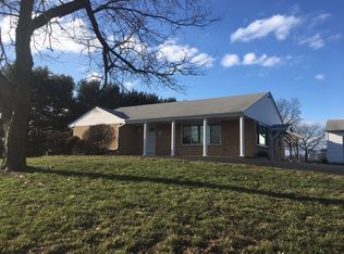 691 Sunset Dr, Freeport, PA 16229