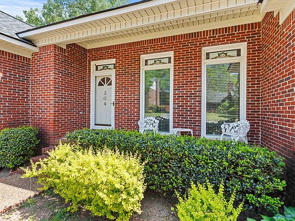4th image of 304 Bay Hill Way SW