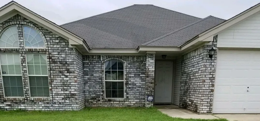 3 bed, 2.5 bath, 1737 sqft, $1,550 — Photo 2